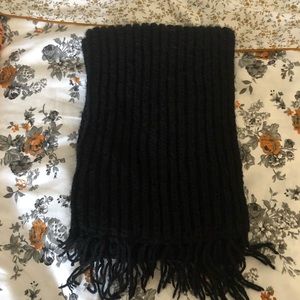 Woolen muffler knitted 🧶 handmade/ black color